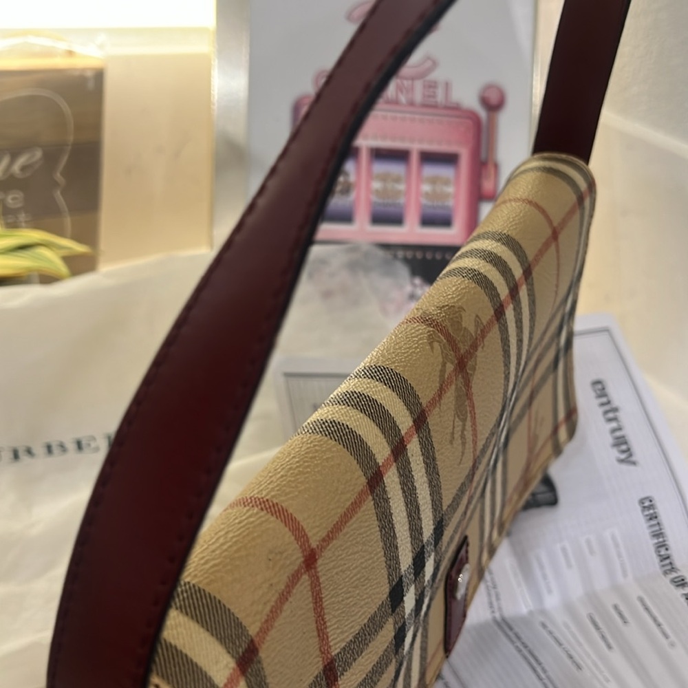 Burberry classic nova Tan and Brown Checkered Bag - Picture 14 of 16
